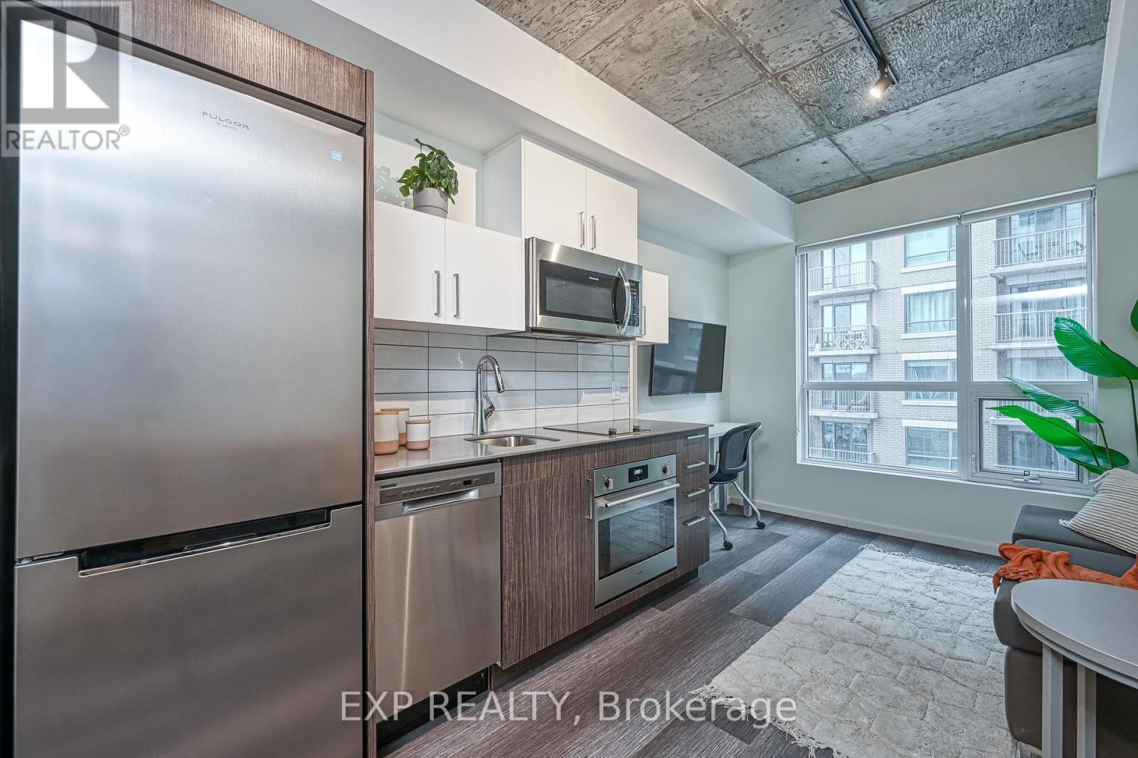 












B607 - 211 BESSERER STREET

,
Ottawa,




Ontario
K1N6A9

