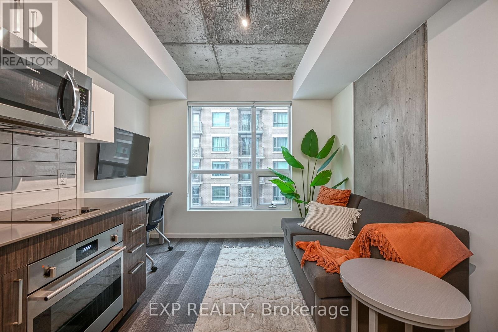 












B607 - 211 BESSERER STREET

,
Ottawa,




Ontario
K1N6A9

