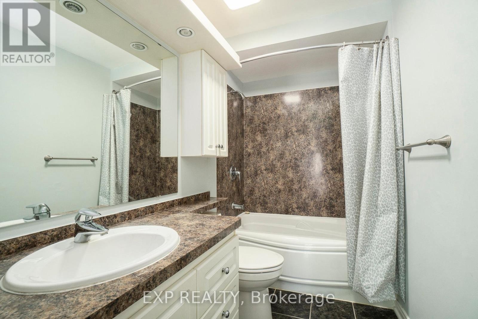 












88 - 1920 ASHMONT STREET

,
Ottawa,




Ontario
K1C7B9

