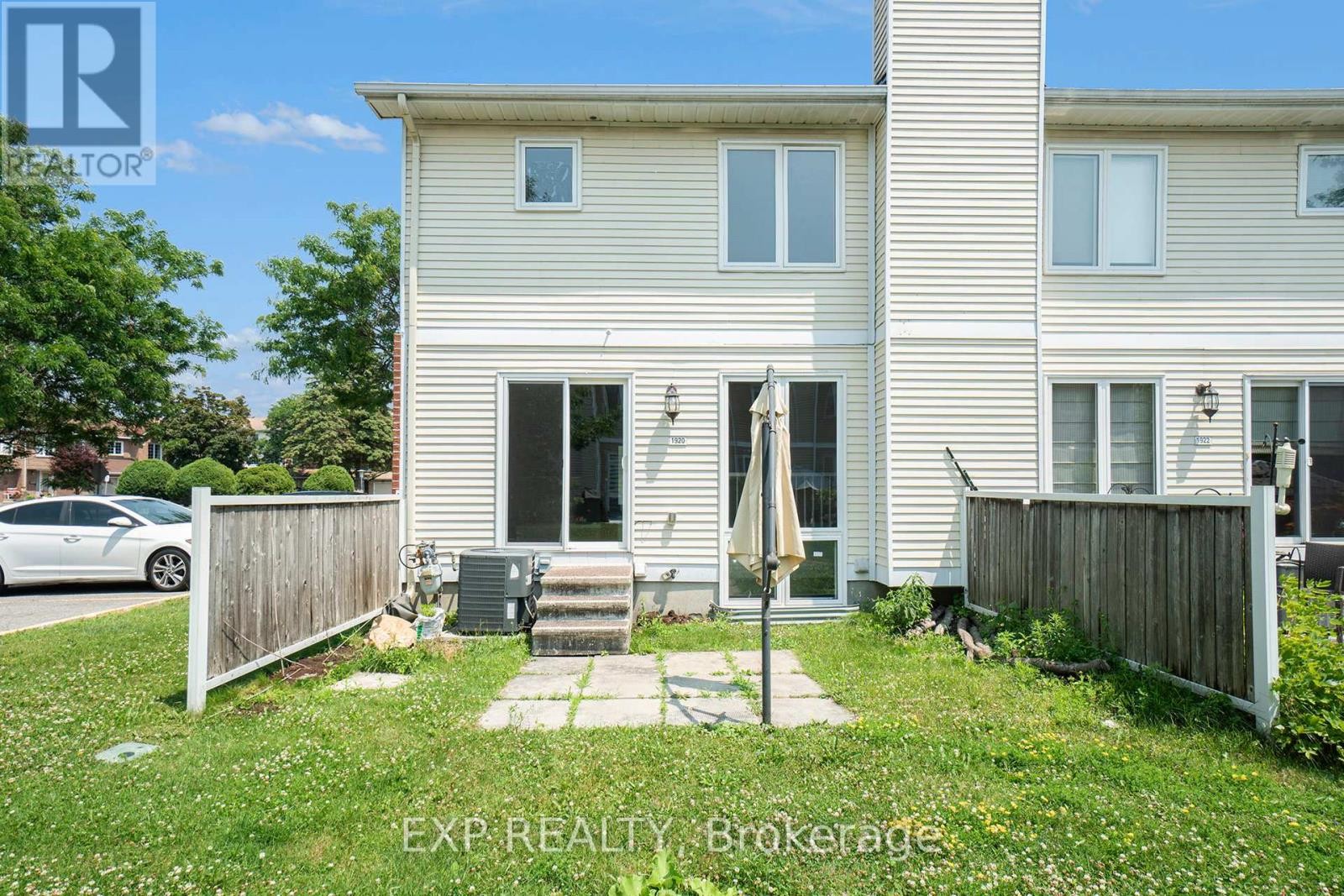 












88 - 1920 ASHMONT STREET

,
Ottawa,




Ontario
K1C7B9

