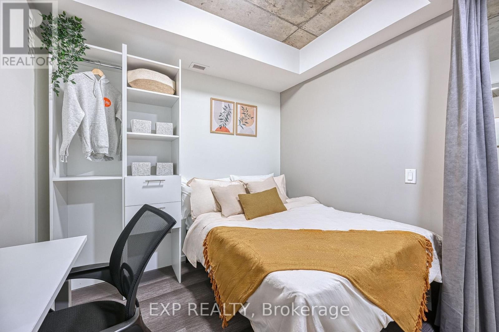 












502-A - 211 BESSERER STREET

,
Ottawa,




Ontario
K1N6A9

