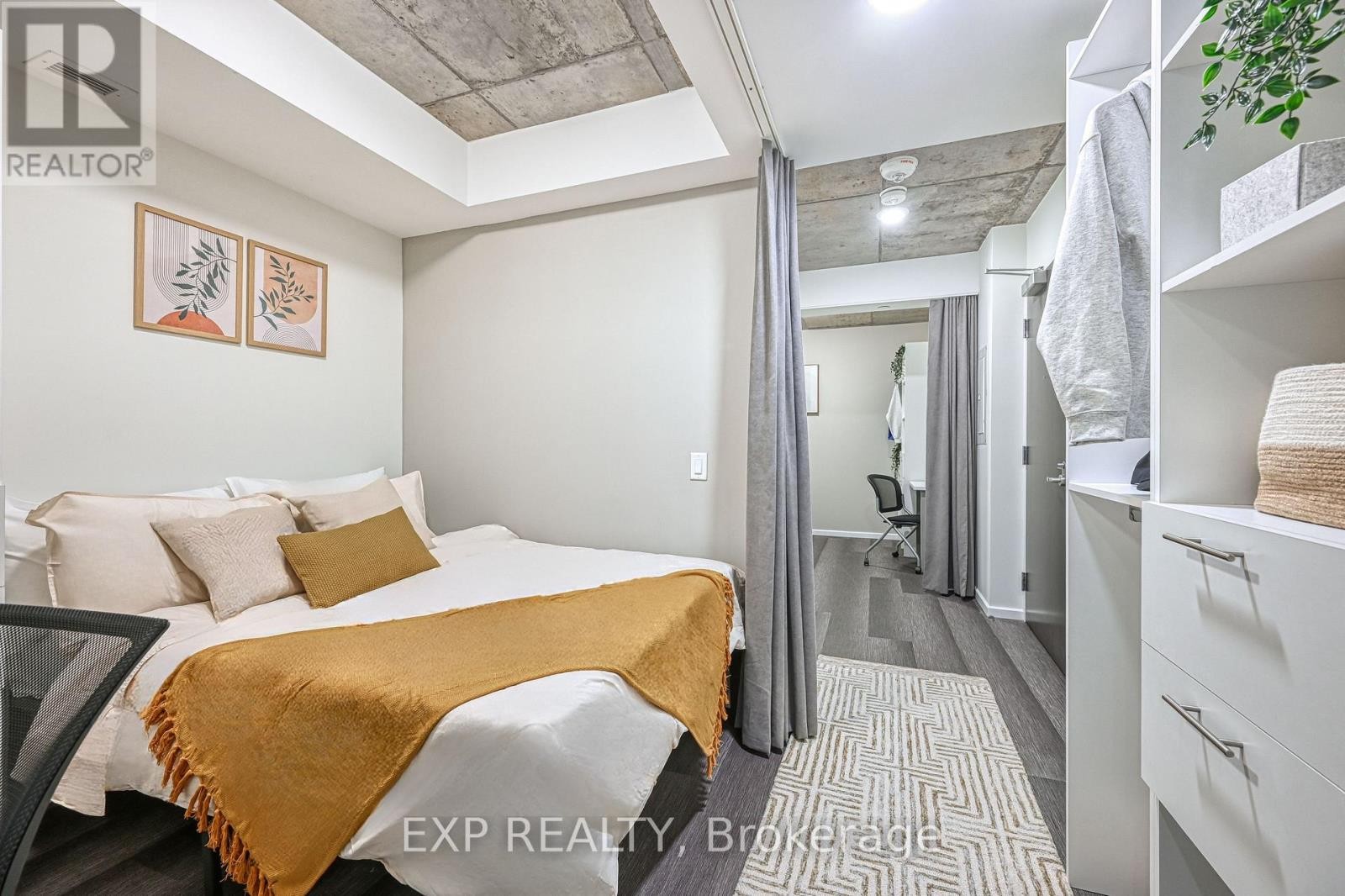 












502-A - 211 BESSERER STREET

,
Ottawa,




Ontario
K1N6A9

