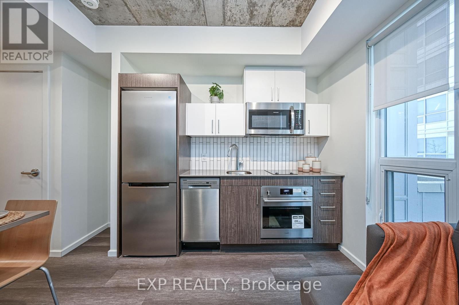 












502-A - 211 BESSERER STREET

,
Ottawa,




Ontario
K1N6A9


