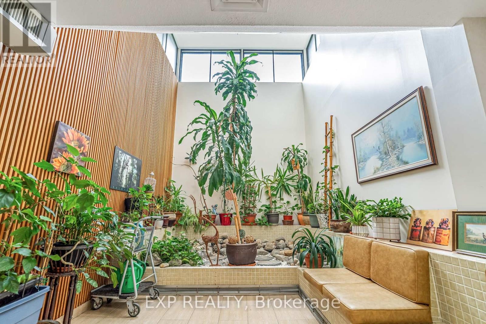 












1301 - 415 GREENVIEW AVENUE

,
Ottawa,




Ontario
K2B8G5

