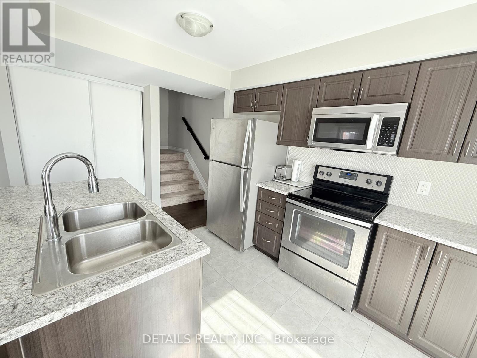 












B - 743 MAGNOLIA STREET

,
Ottawa,




Ontario
K4A3W4

