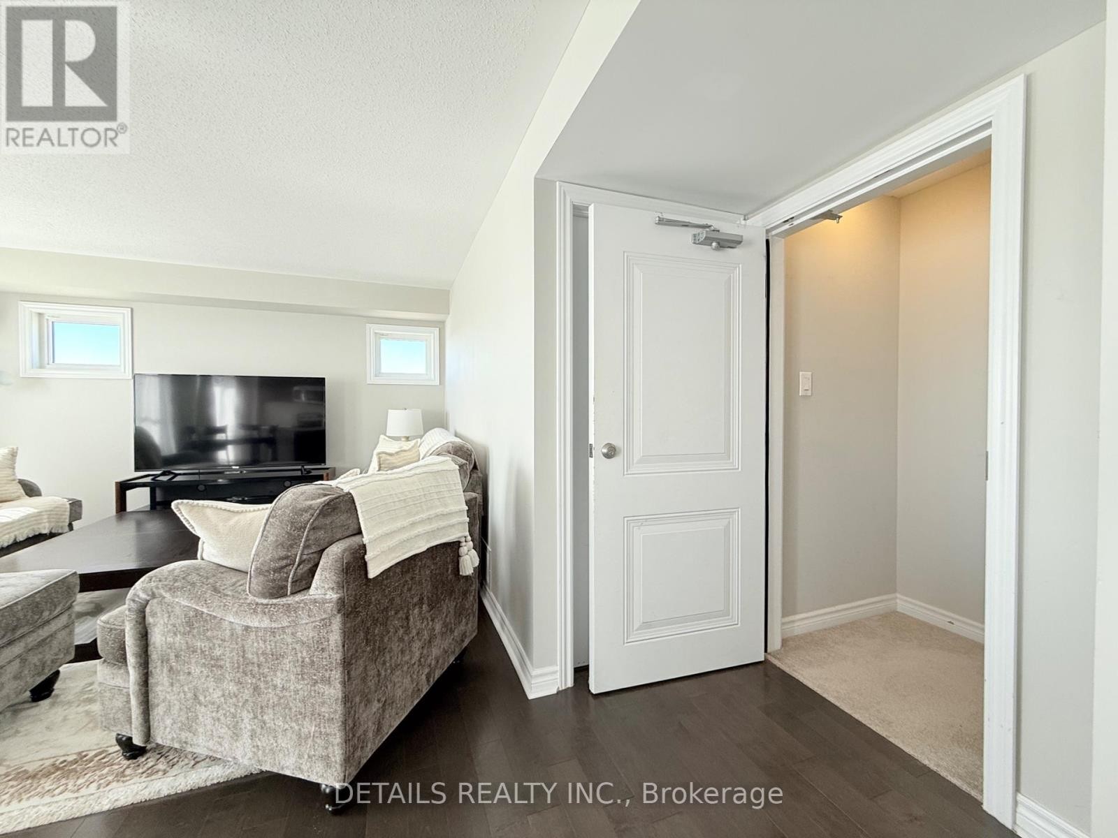 












B - 743 MAGNOLIA STREET

,
Ottawa,




Ontario
K4A3W4

