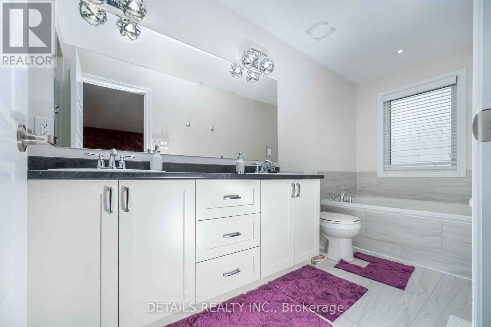 












434 WHITE ARCTIC AVENUE

,
Ottawa,




Ontario
K2J5Y9

