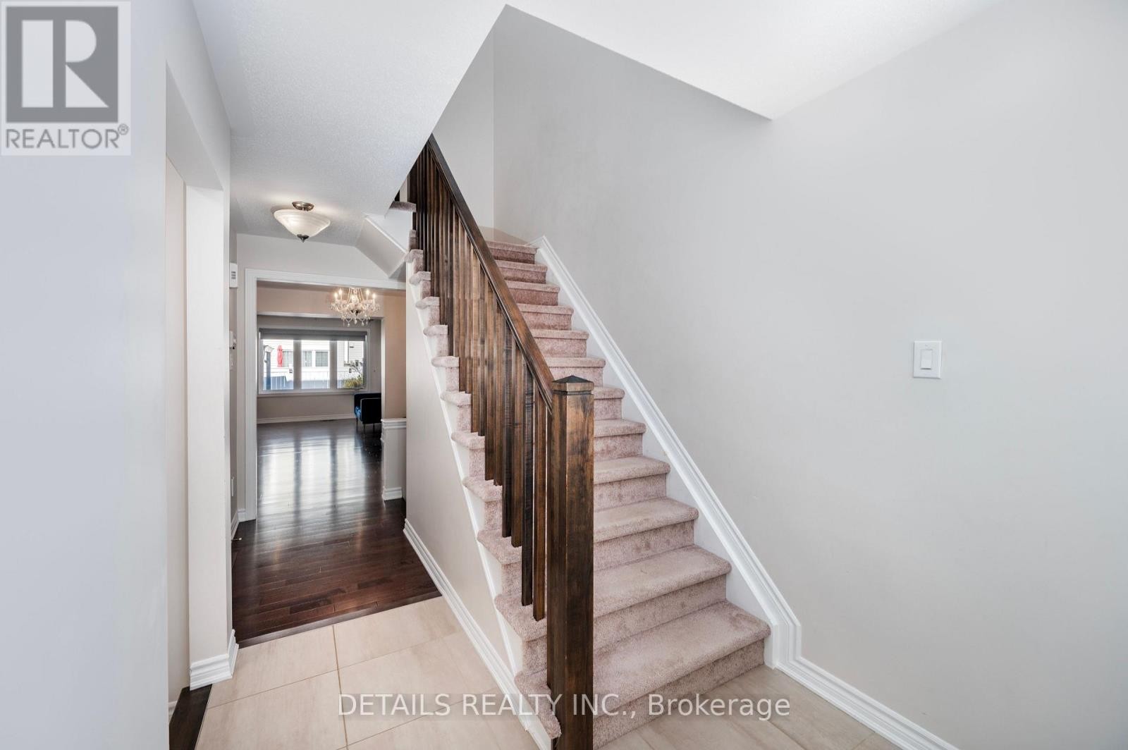 












434 WHITE ARCTIC AVENUE

,
Ottawa,




Ontario
K2J5Y9

