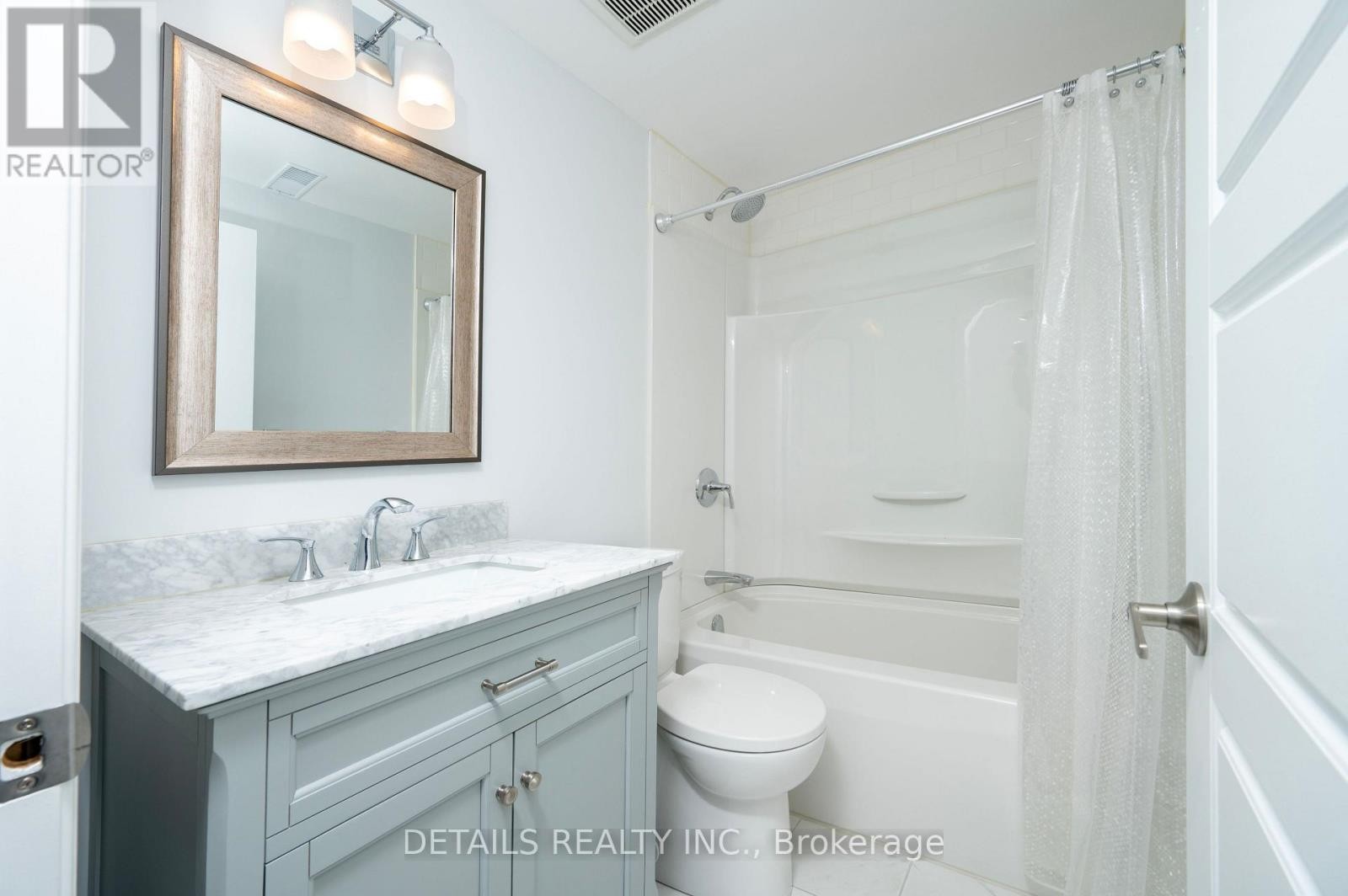 












434 WHITE ARCTIC AVENUE

,
Ottawa,




Ontario
K2J5Y9

