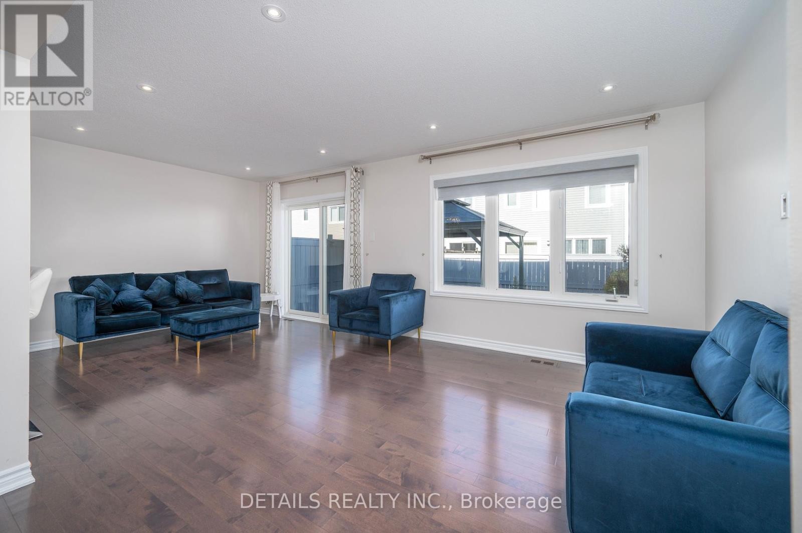 












434 WHITE ARCTIC AVENUE

,
Ottawa,




Ontario
K2J5Y9

