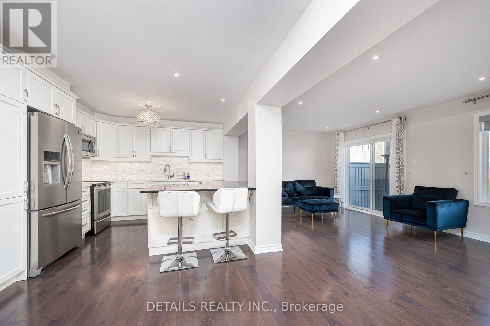 












434 WHITE ARCTIC AVENUE

,
Ottawa,




Ontario
K2J5Y9

