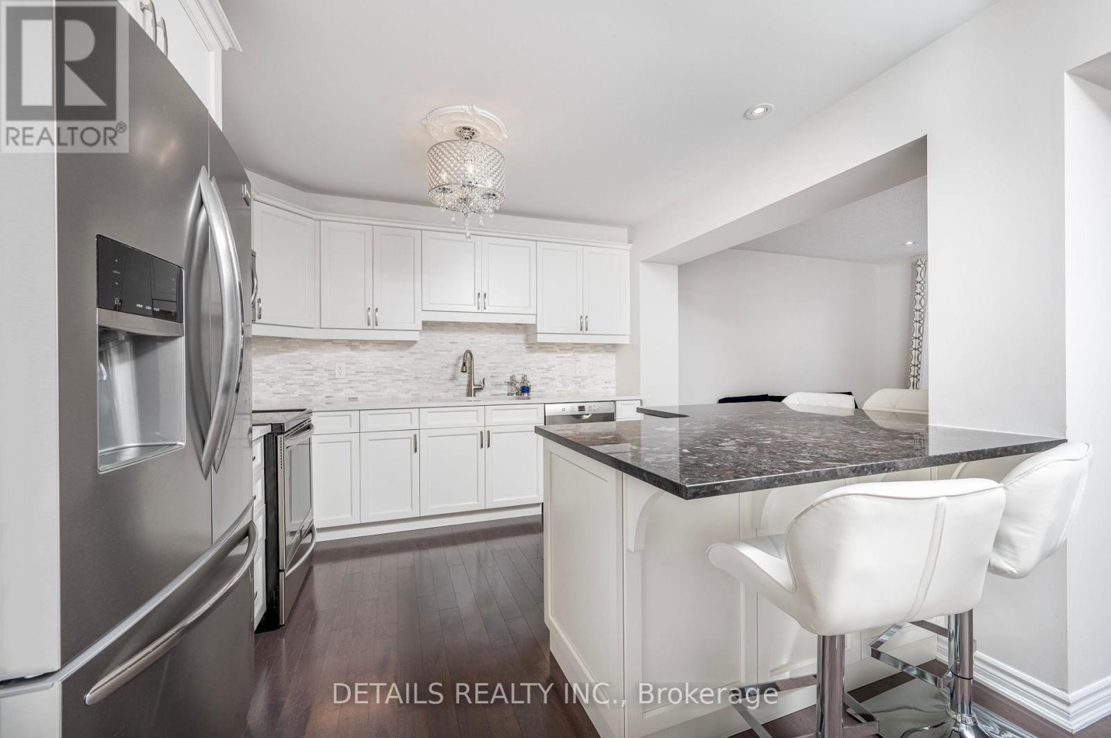












434 WHITE ARCTIC AVENUE

,
Ottawa,




Ontario
K2J5Y9

