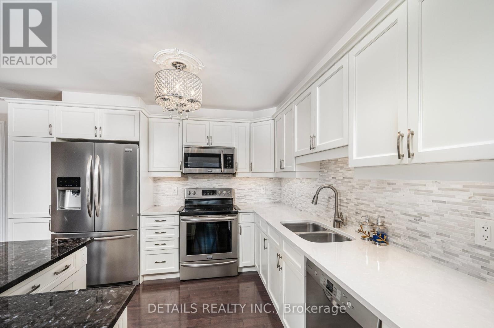 












434 WHITE ARCTIC AVENUE

,
Ottawa,




Ontario
K2J5Y9

