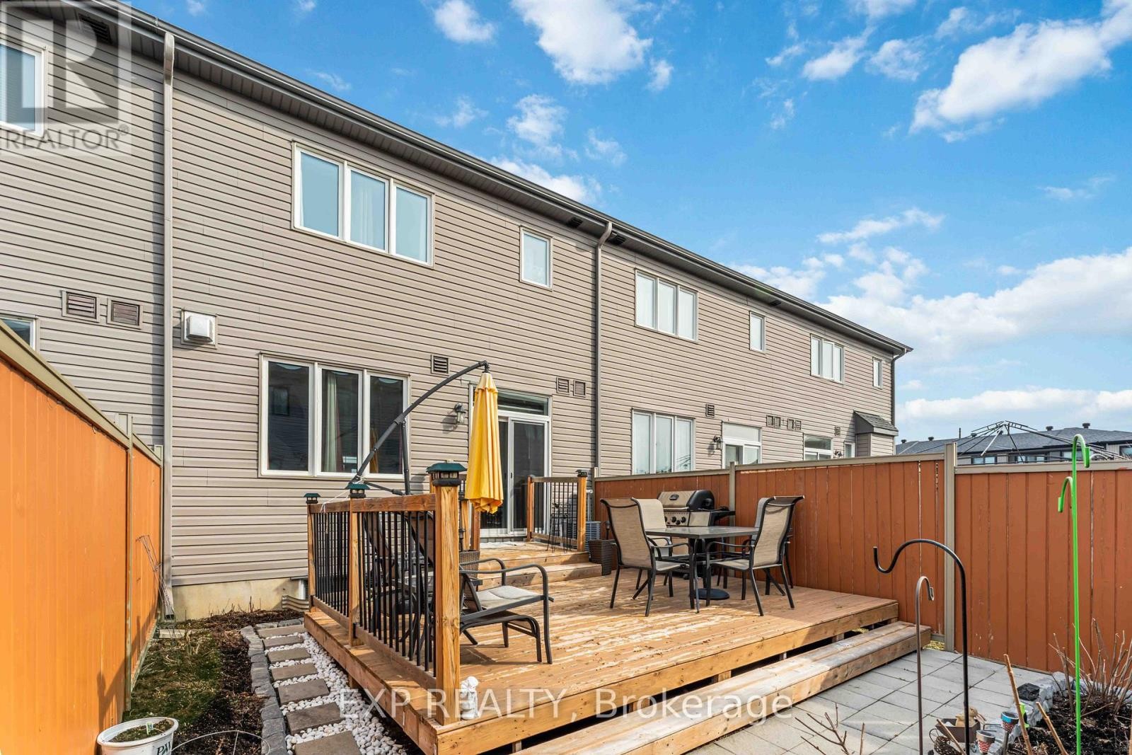 












347 MOUNTAIN SORREL WAY

,
Ottawa,




Ontario
K4A1H7

