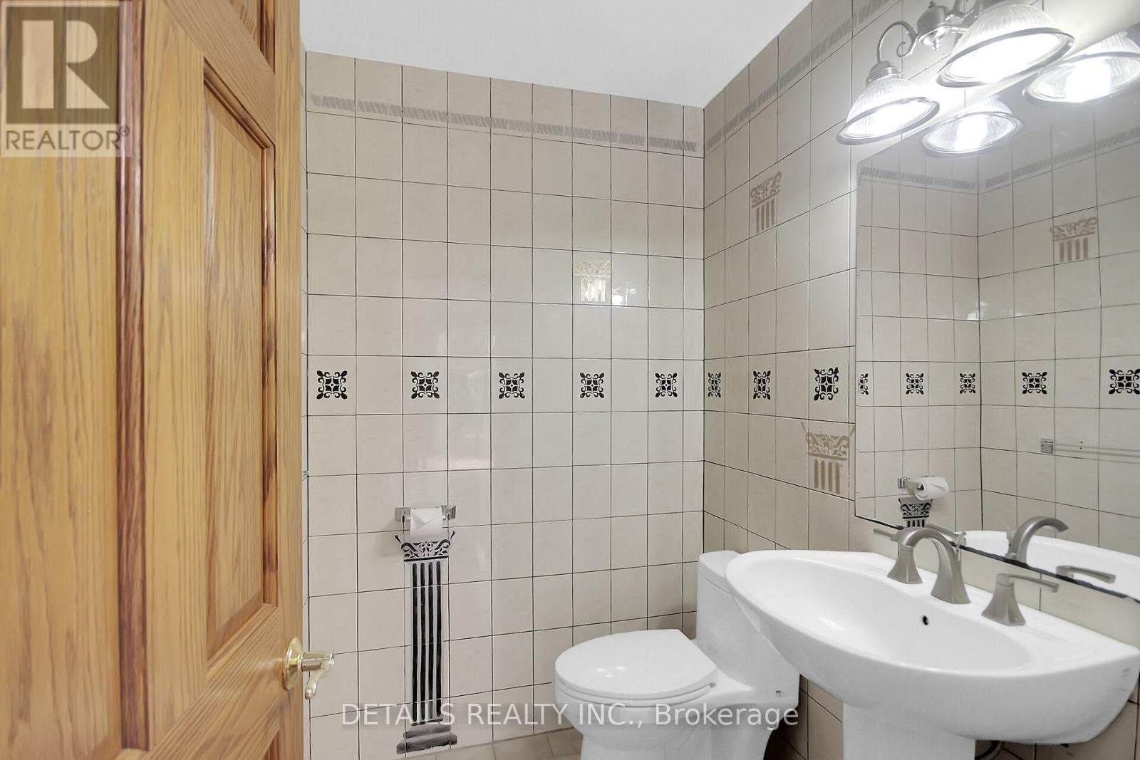 












1341 SHYLO CRESCENT

,
Ottawa,




Ontario
K4M1B7

