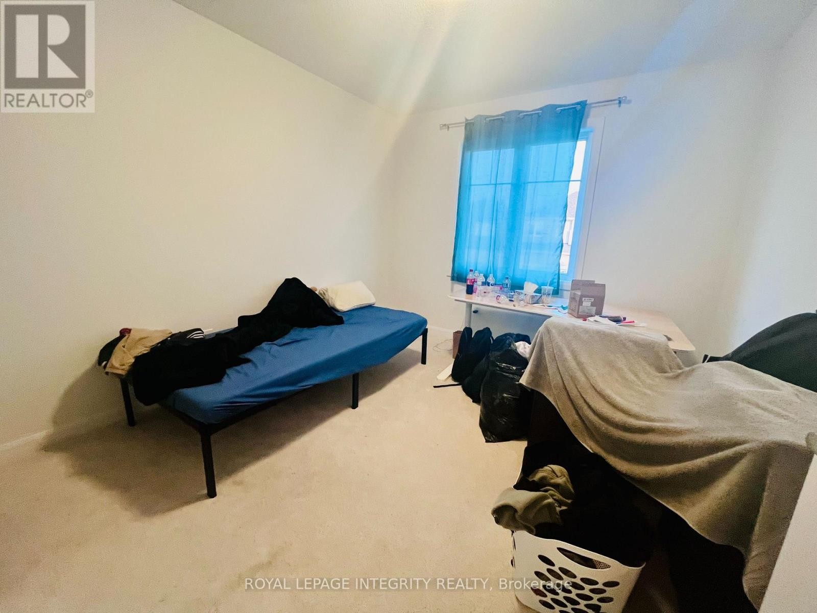 












237 CALVINGTON AVENUE

,
Ottawa,




Ontario
K2T0P9

