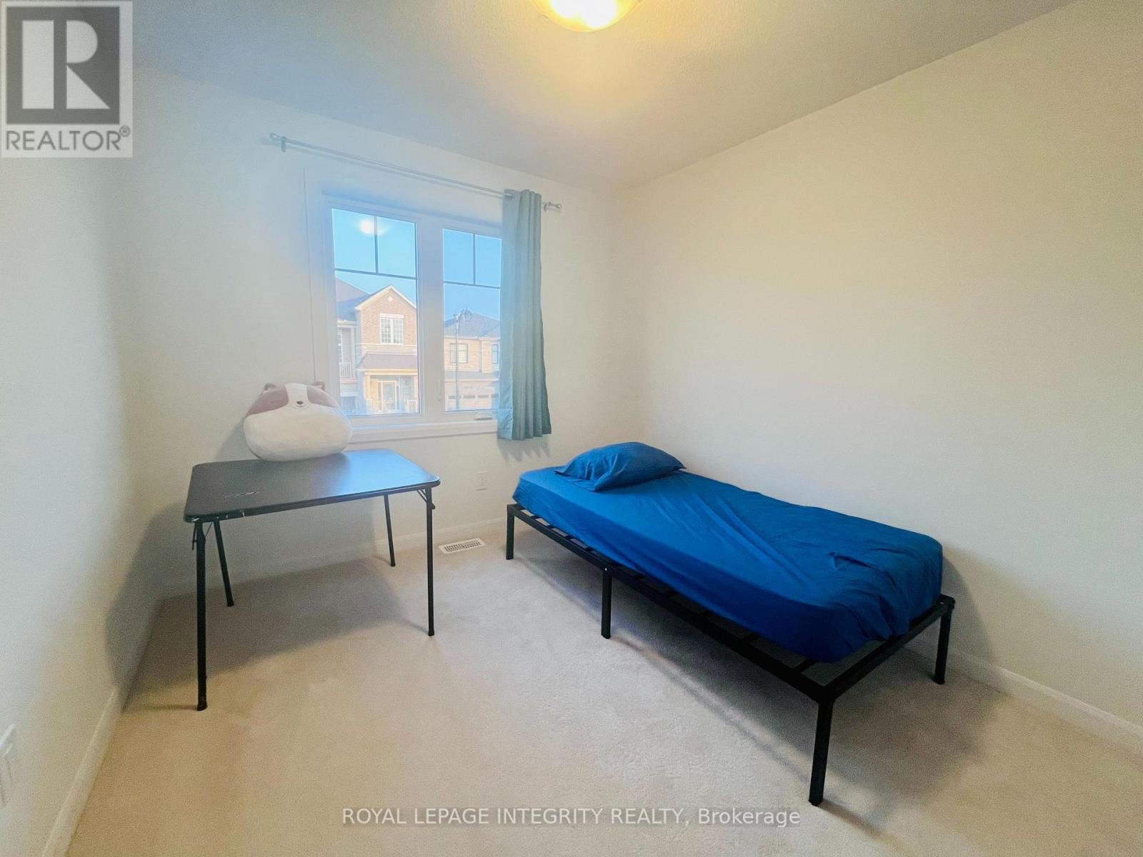 












237 CALVINGTON AVENUE

,
Ottawa,




Ontario
K2T0P9


