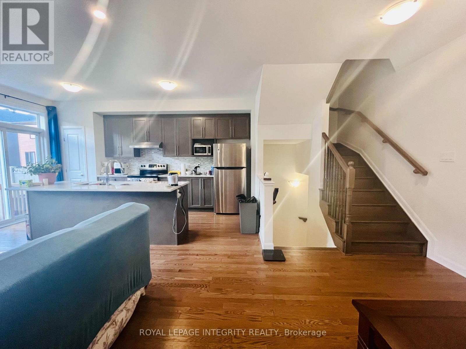 












237 CALVINGTON AVENUE

,
Ottawa,




Ontario
K2T0P9

