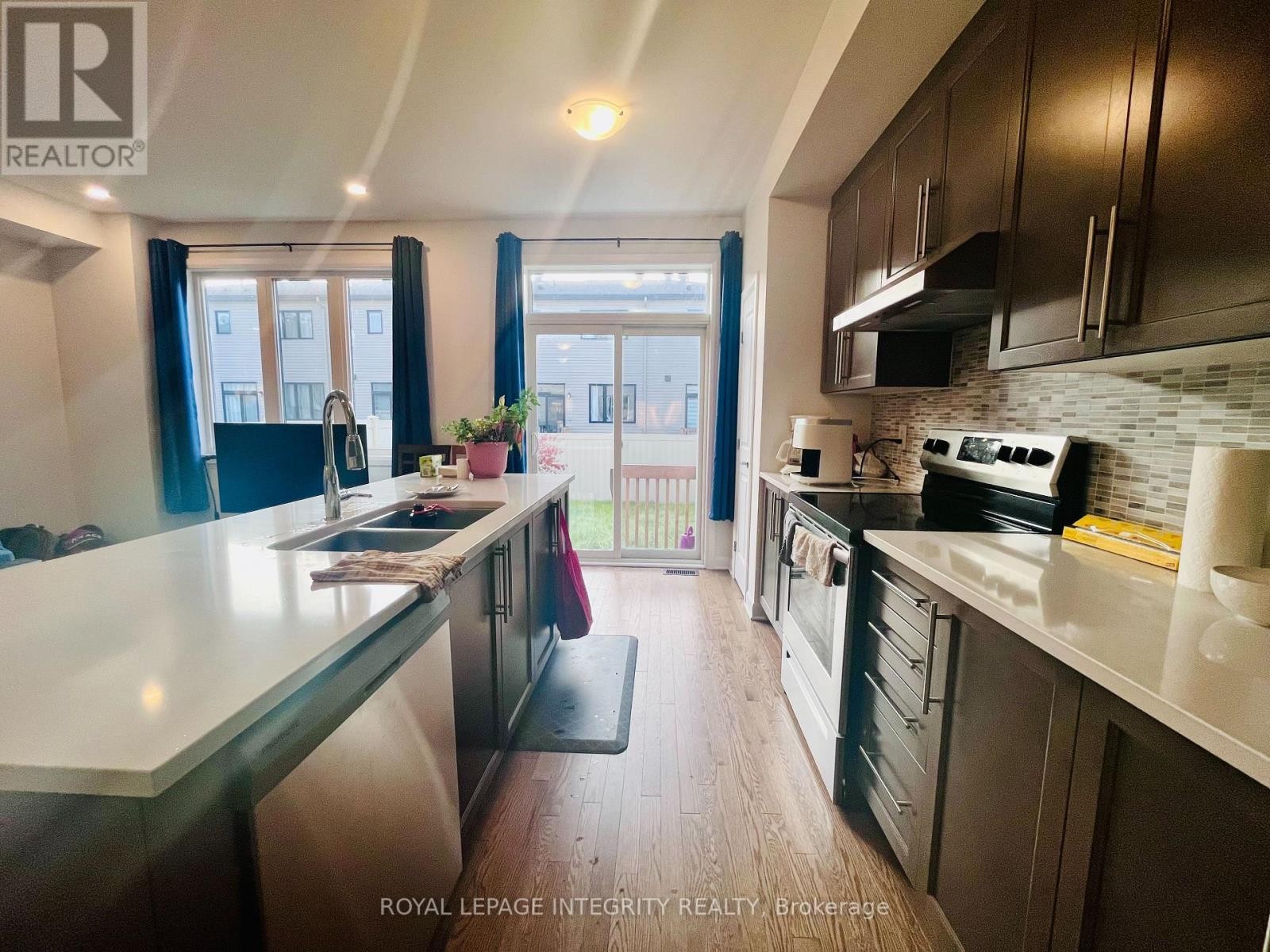 












237 CALVINGTON AVENUE

,
Ottawa,




Ontario
K2T0P9

