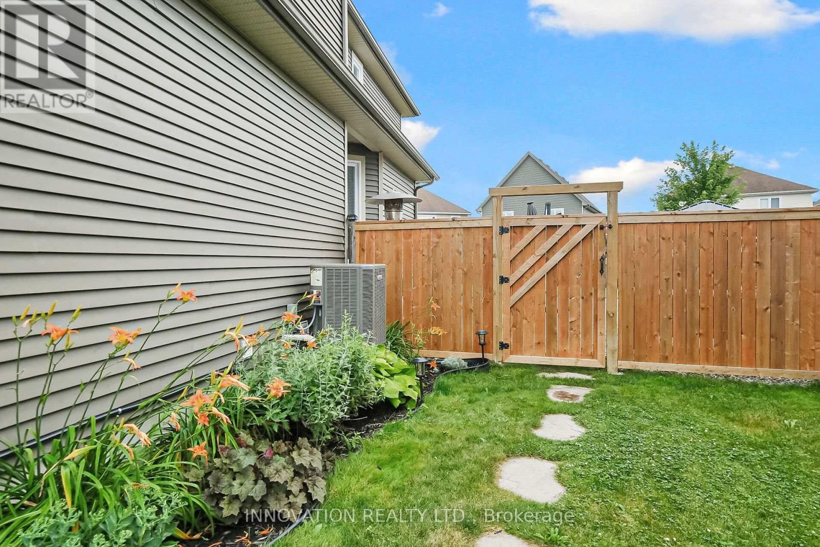












710 WRANGLER CIRCLE

,
Ottawa,




Ontario
K2S0R2

