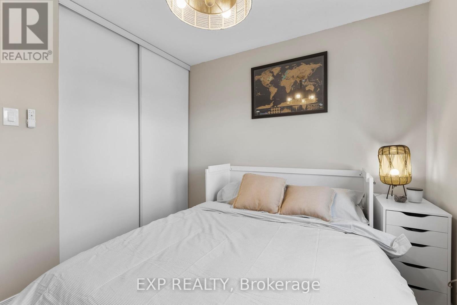 












225 KINCARDINE DRIVE

,
Ottawa,




Ontario
K2V1C5

