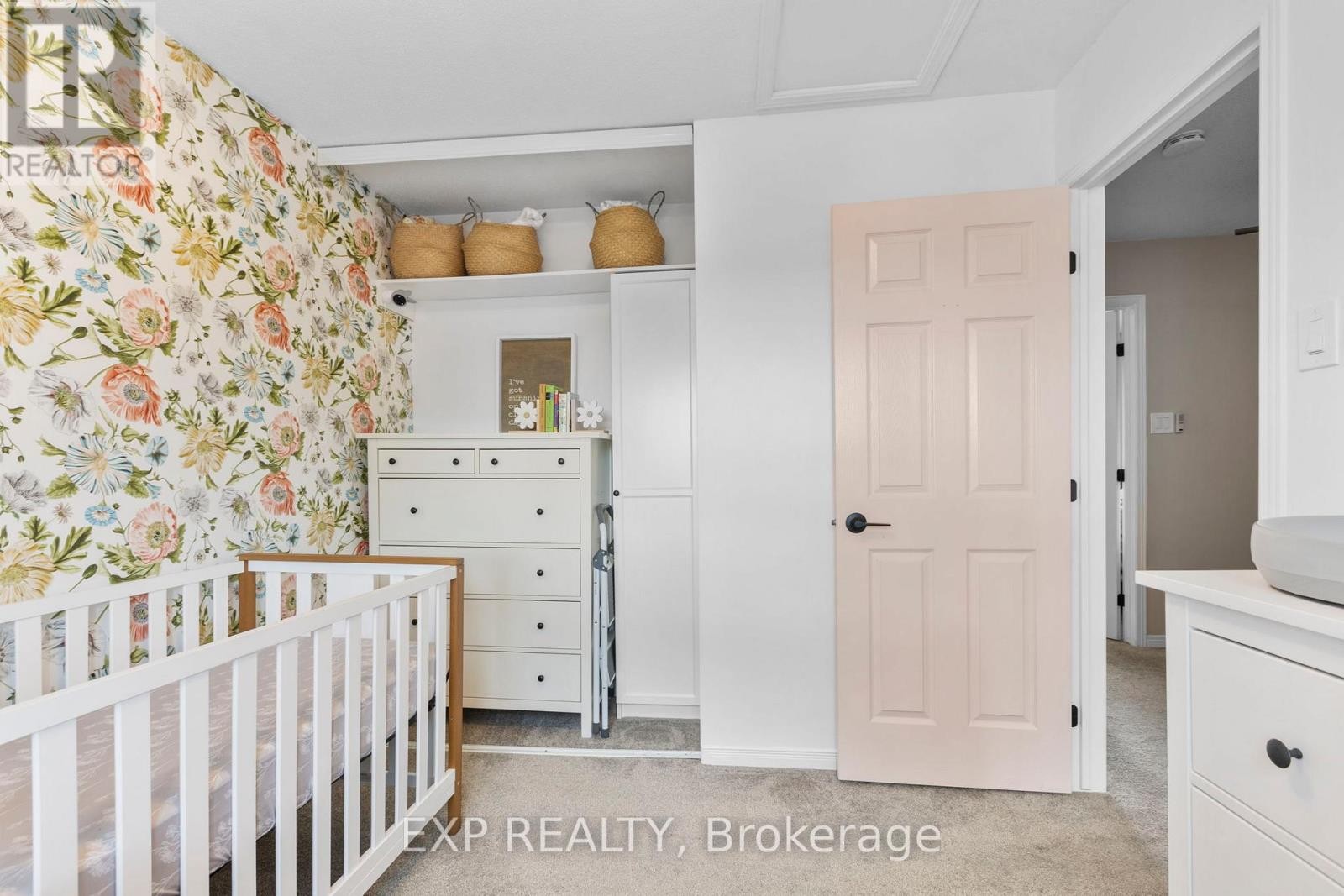 












225 KINCARDINE DRIVE

,
Ottawa,




Ontario
K2V1C5

