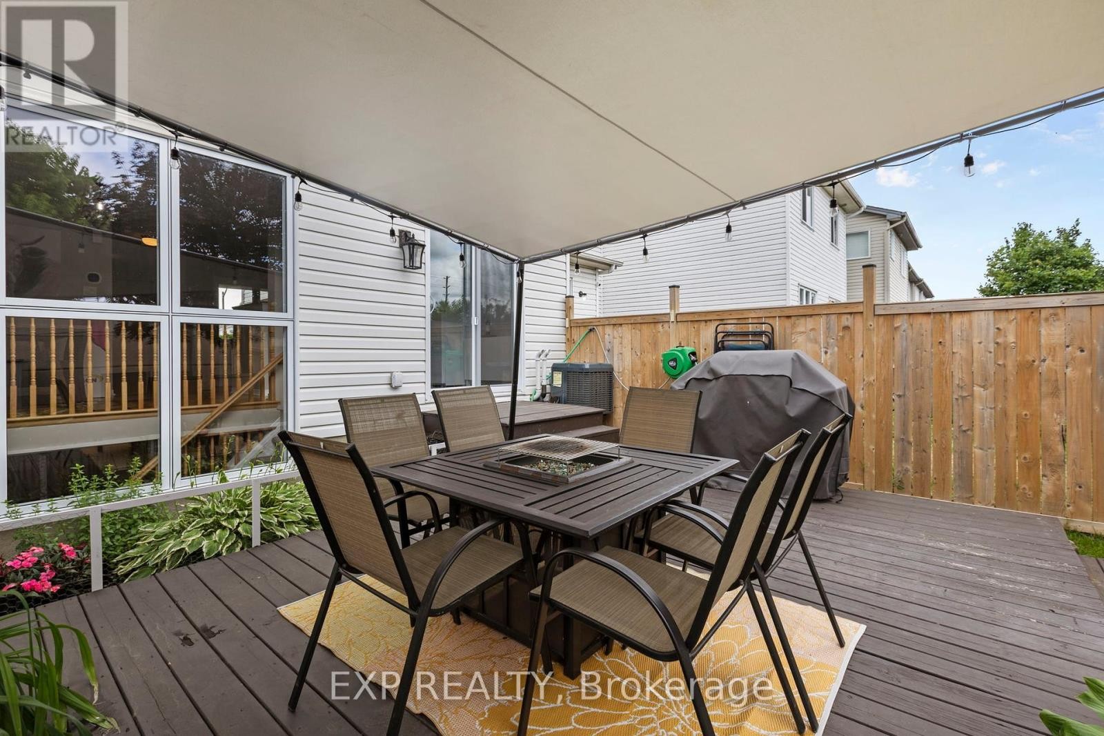 












225 KINCARDINE DRIVE

,
Ottawa,




Ontario
K2V1C5


