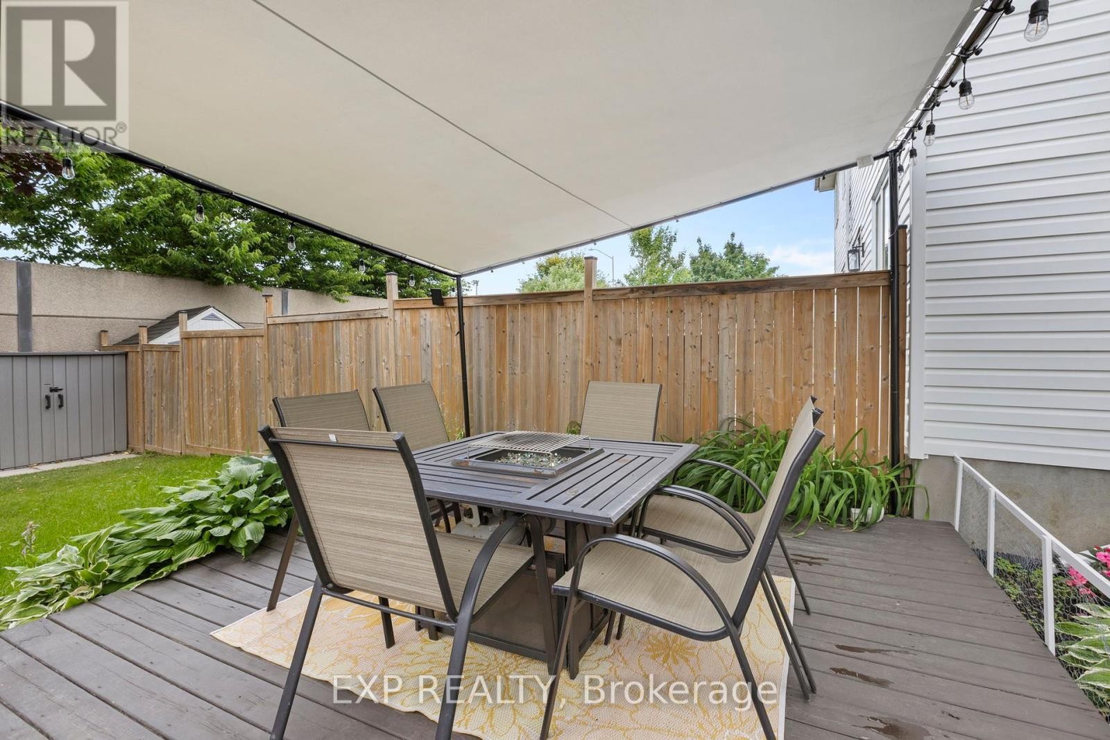 












225 KINCARDINE DRIVE

,
Ottawa,




Ontario
K2V1C5


