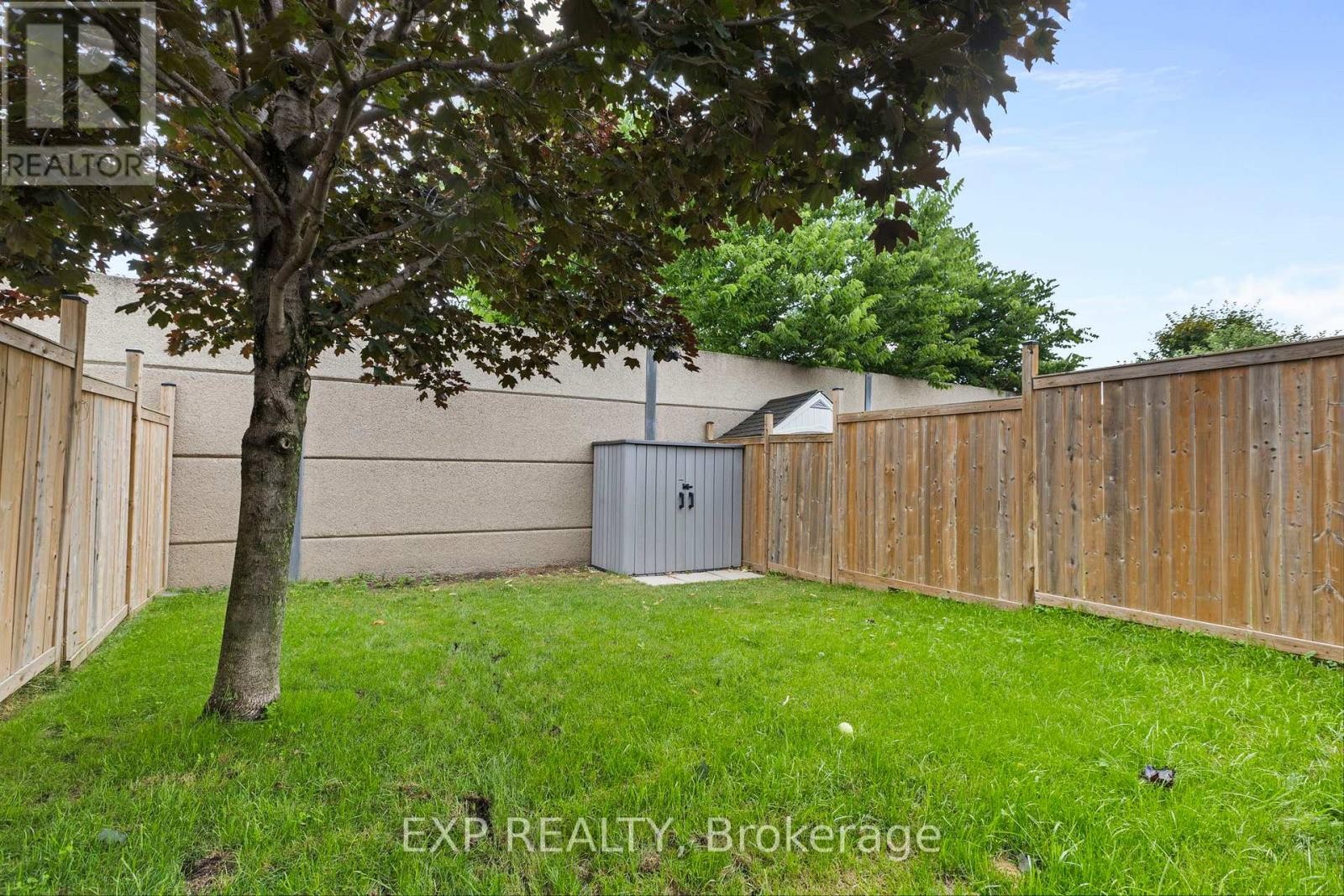 












225 KINCARDINE DRIVE

,
Ottawa,




Ontario
K2V1C5

