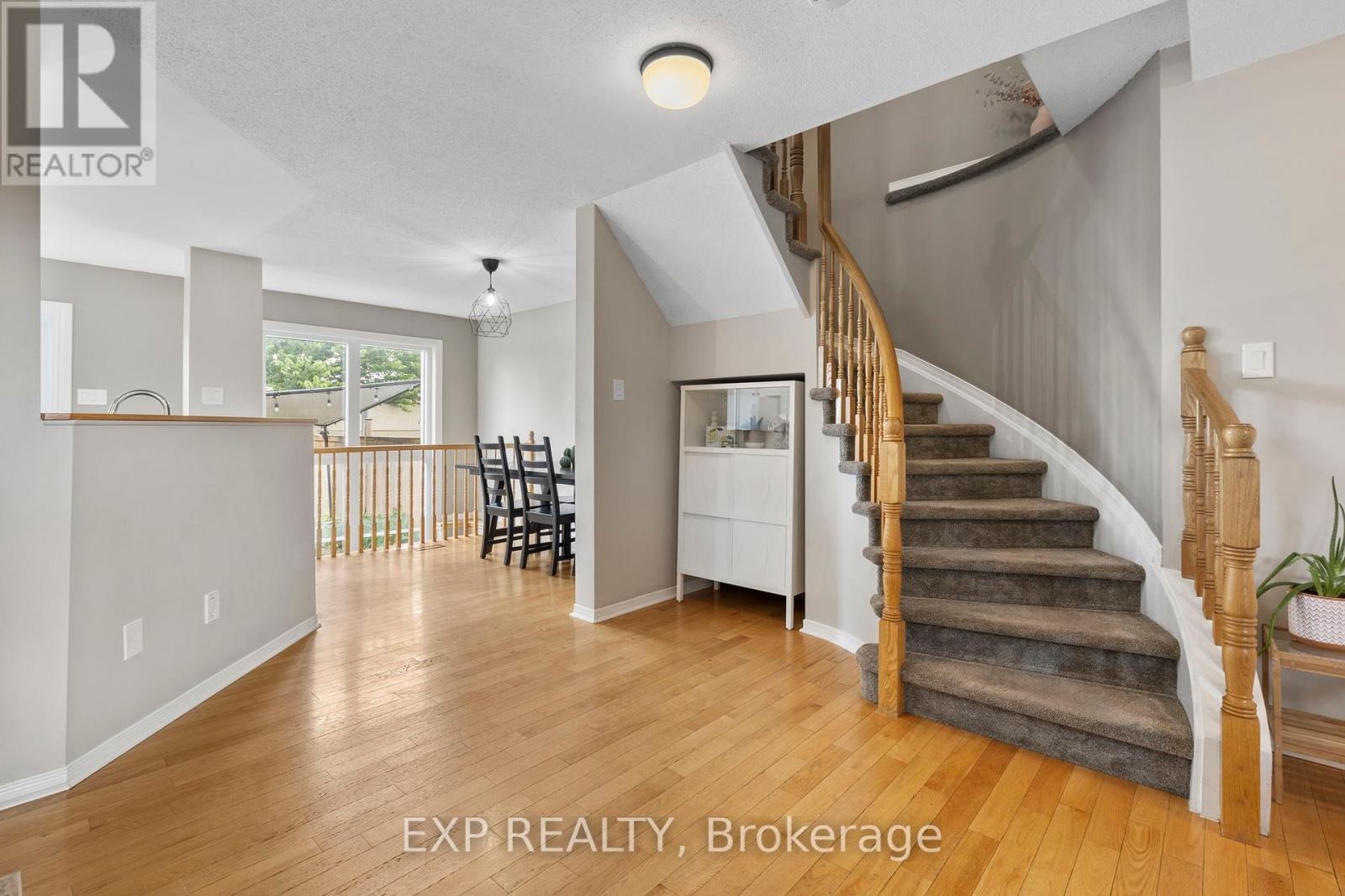 












225 KINCARDINE DRIVE

,
Ottawa,




Ontario
K2V1C5

