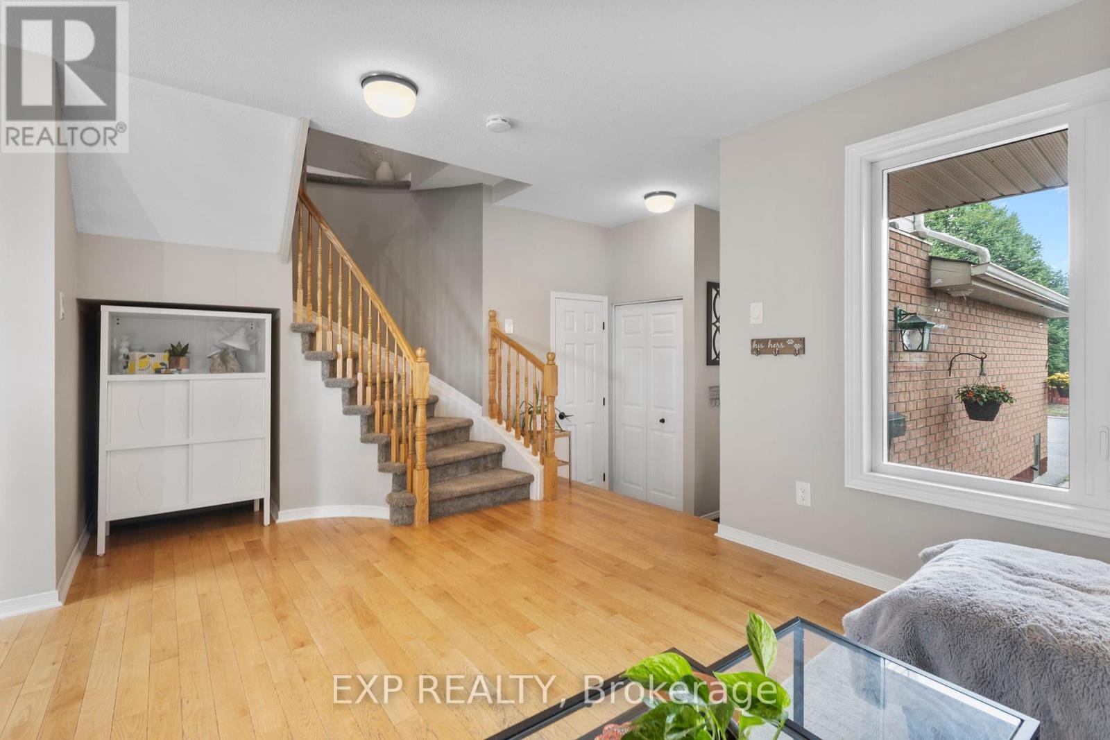 












225 KINCARDINE DRIVE

,
Ottawa,




Ontario
K2V1C5

