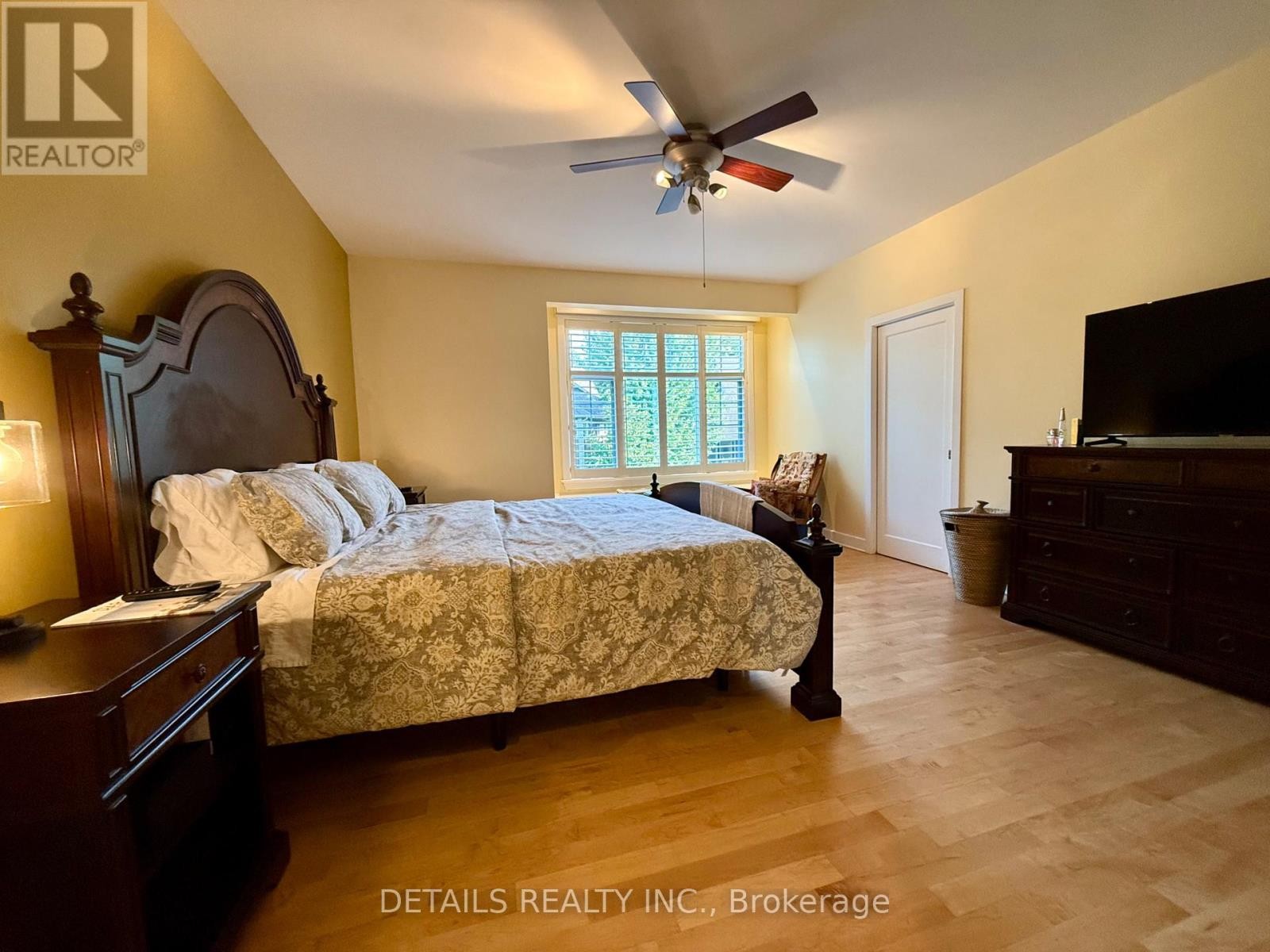 












46 MARSH SPARROW PRIVATE

,
Ottawa,




Ontario
K2K3P2

