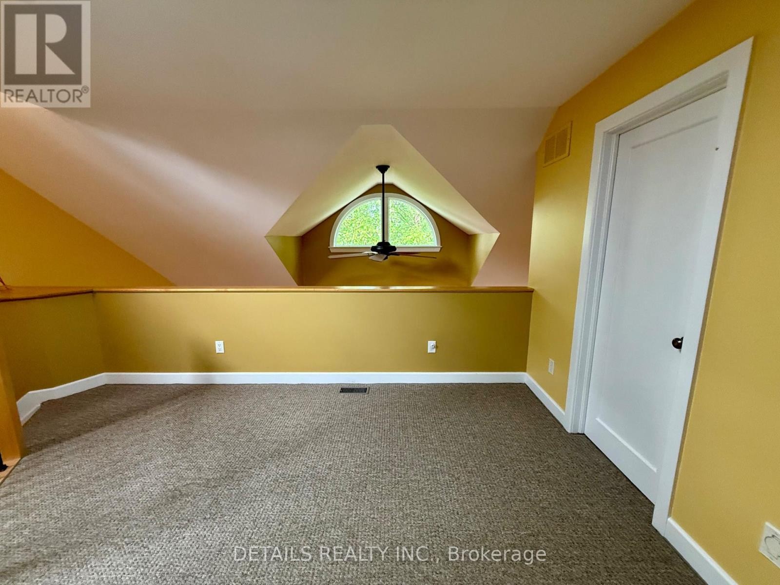 












46 MARSH SPARROW PRIVATE

,
Ottawa,




Ontario
K2K3P2

