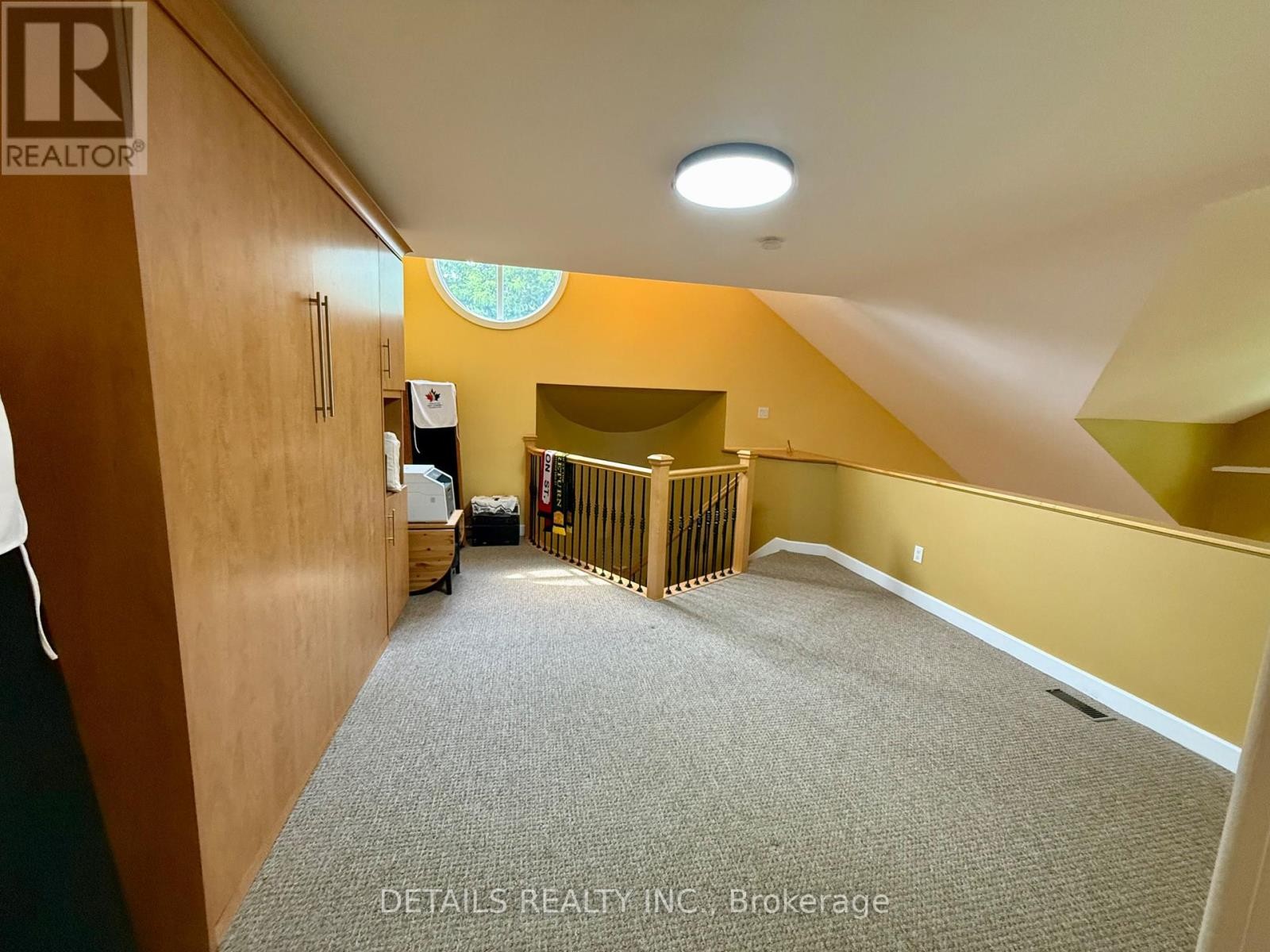 












46 MARSH SPARROW PRIVATE

,
Ottawa,




Ontario
K2K3P2

