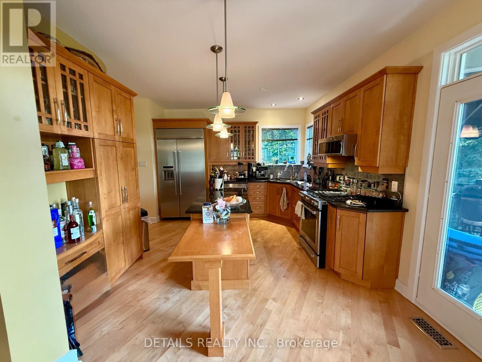 












46 MARSH SPARROW PRIVATE

,
Ottawa,




Ontario
K2K3P2

