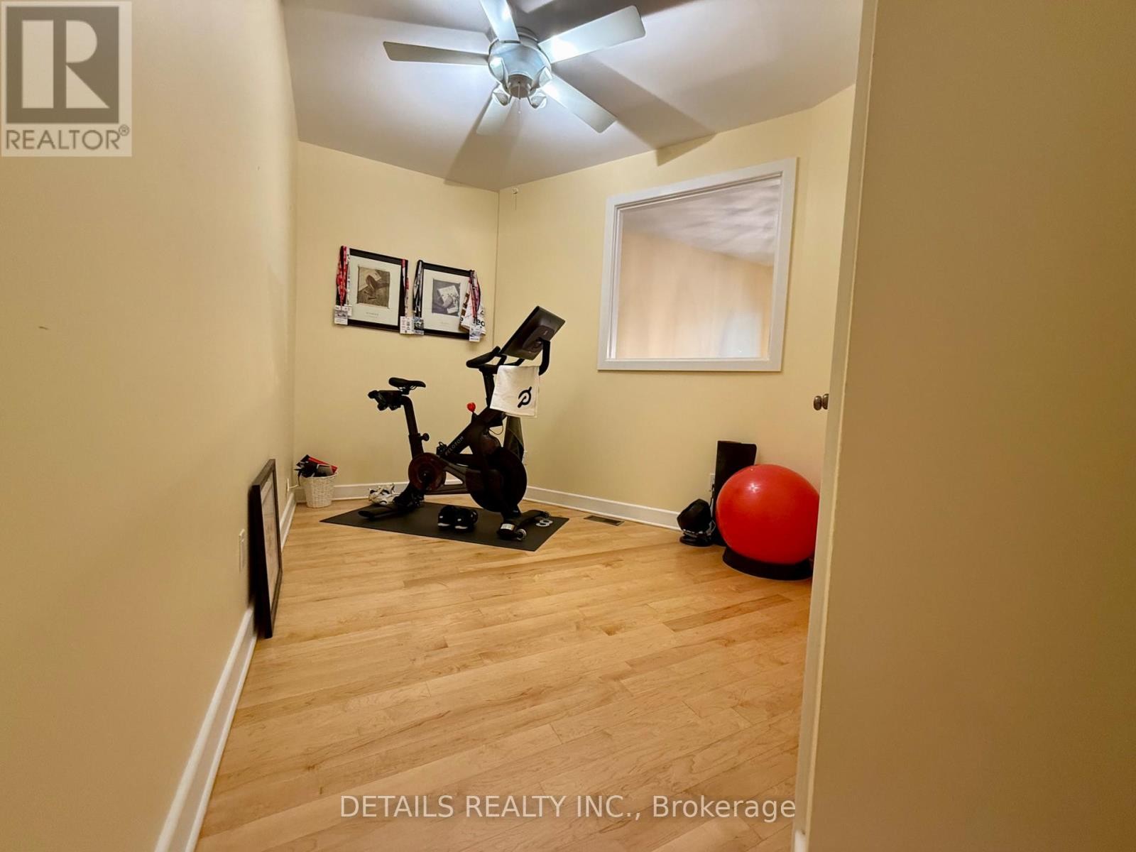 












46 MARSH SPARROW PRIVATE

,
Ottawa,




Ontario
K2K3P2

