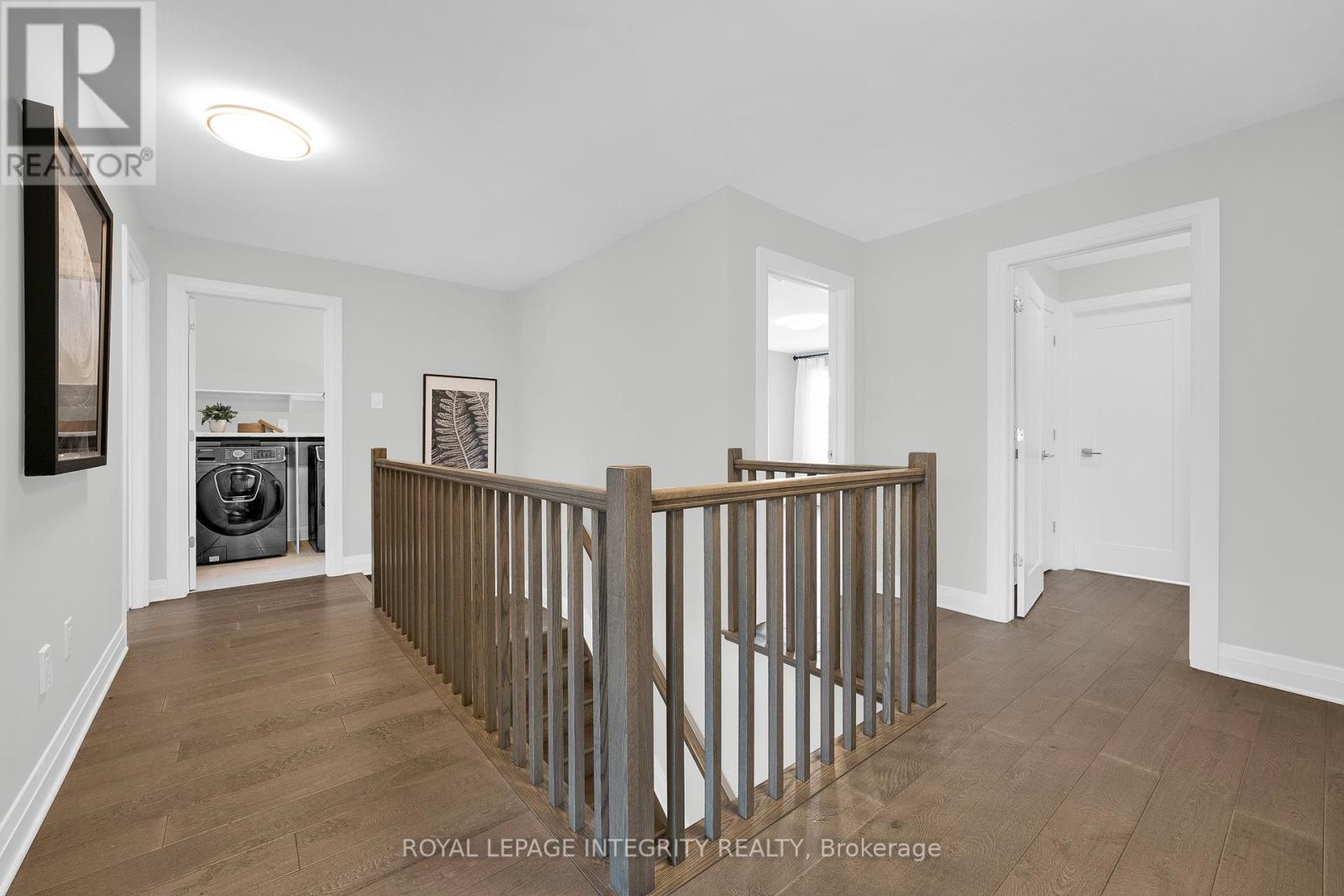












276 MOUNT NEBO WAY

,
Ottawa,




Ontario
K1X0E1

