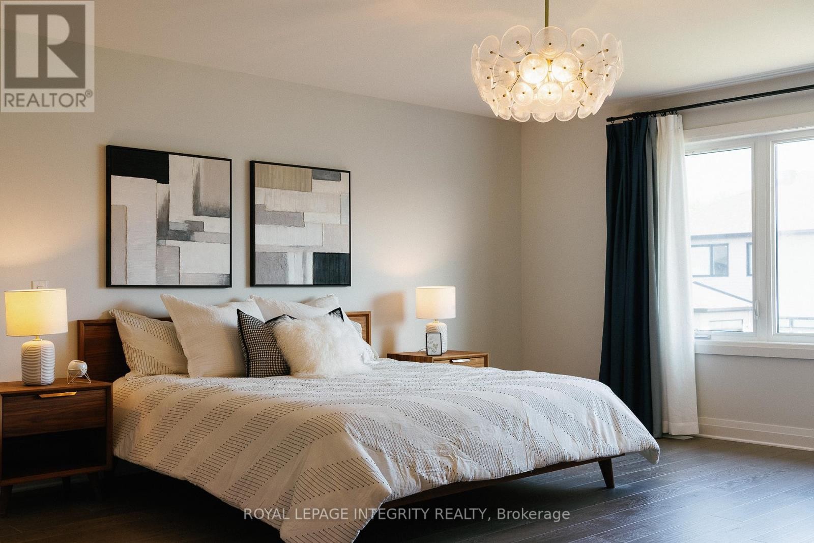 












276 MOUNT NEBO WAY

,
Ottawa,




Ontario
K1X0E1

