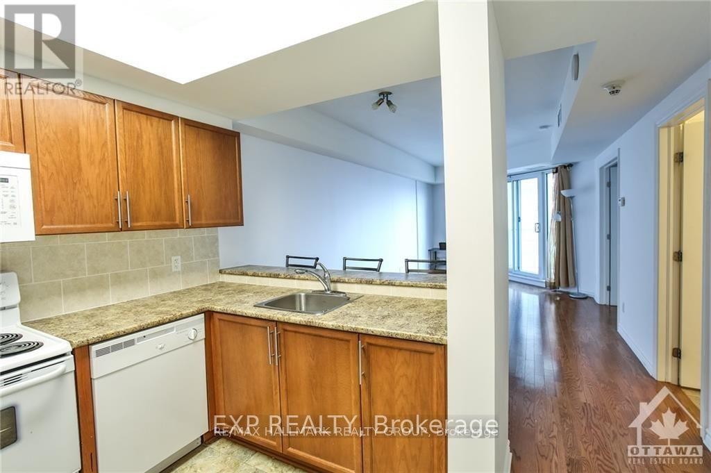 












1111 - 200 RIDEAU STREET

,
Ottawa,




Ontario
K1N5Y1

