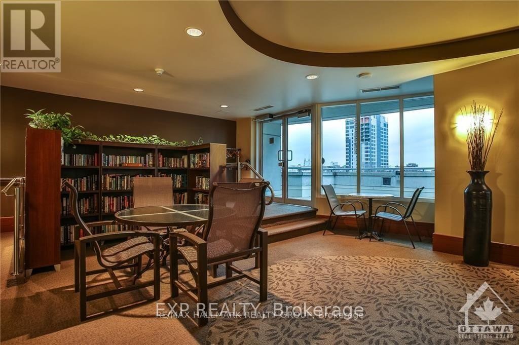 












1111 - 200 RIDEAU STREET

,
Ottawa,




Ontario
K1N5Y1

