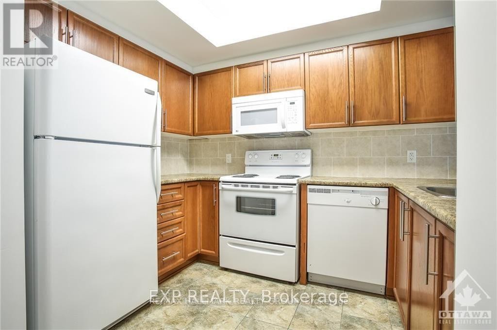 












1111 - 200 RIDEAU STREET

,
Ottawa,




Ontario
K1N5Y1


