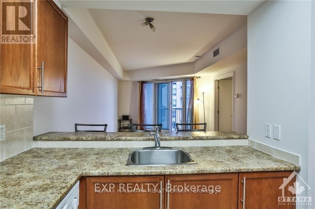 












1111 - 200 RIDEAU STREET

,
Ottawa,




Ontario
K1N5Y1

