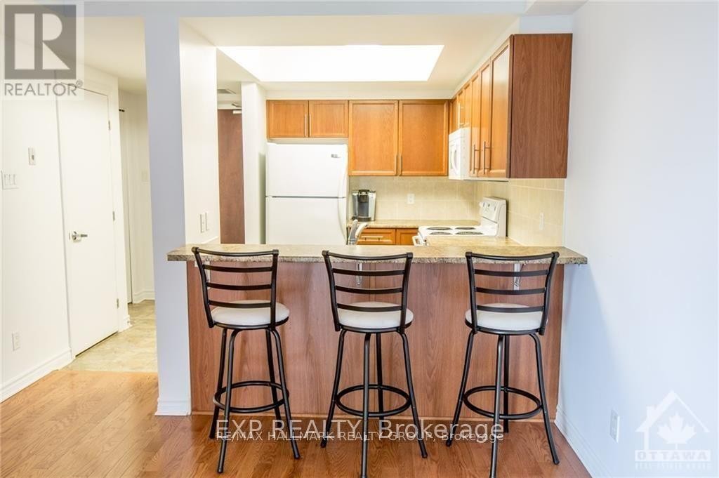 












1111 - 200 RIDEAU STREET

,
Ottawa,




Ontario
K1N5Y1

