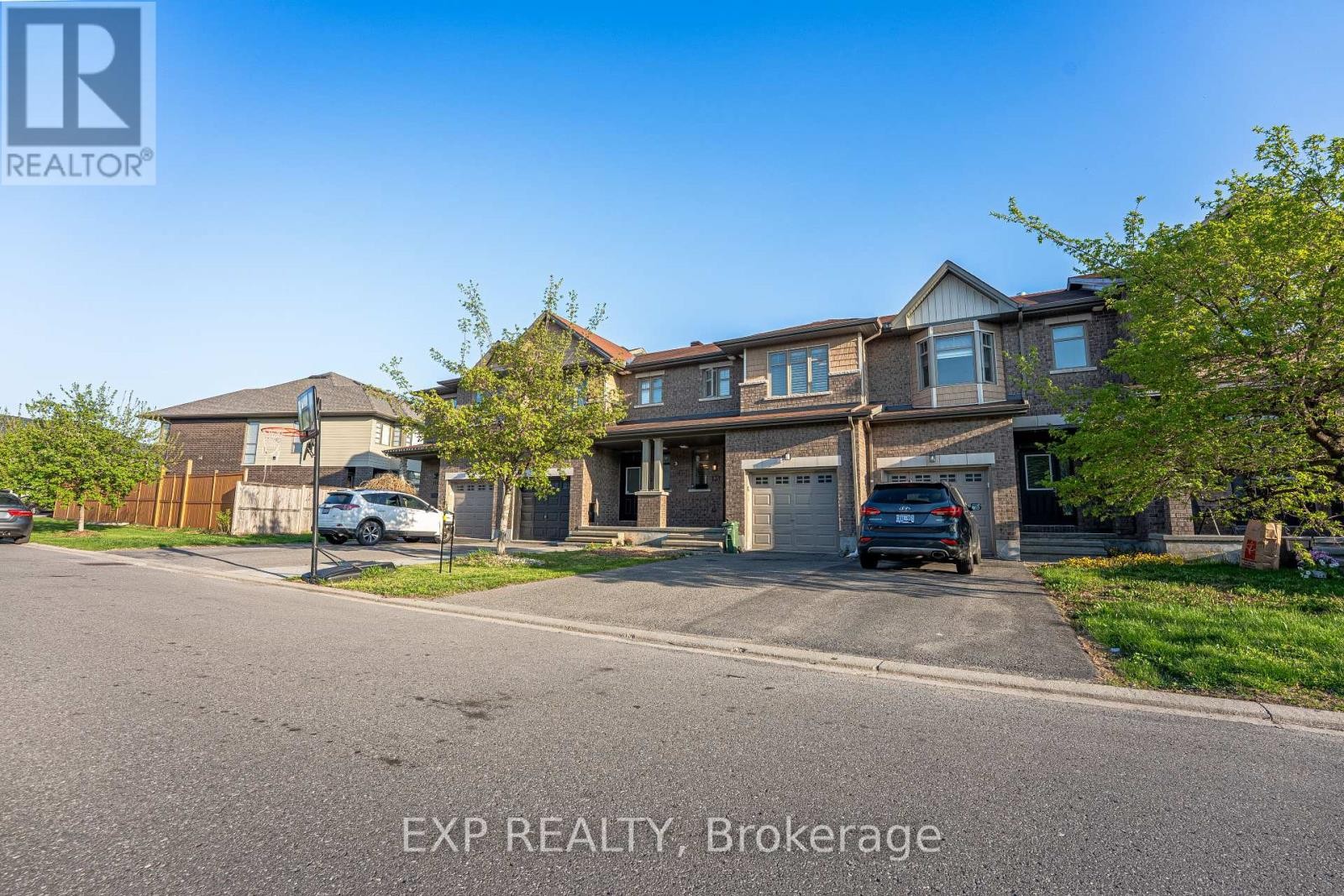 












137 HAWKESWOOD DRIVE

,
Ottawa,




Ontario
K4M0E6

