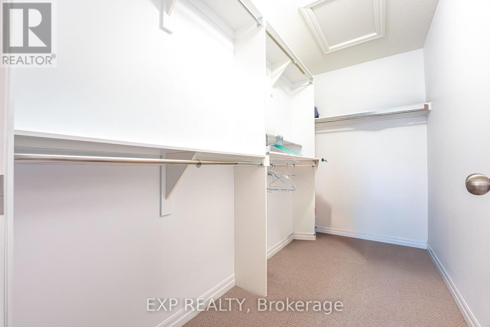 












137 HAWKESWOOD DRIVE

,
Ottawa,




Ontario
K4M0E6

