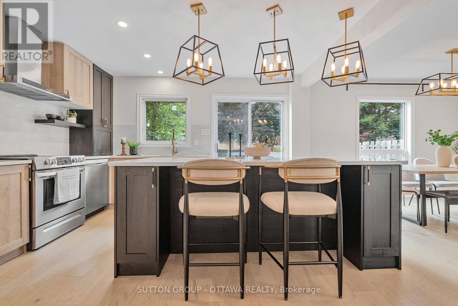 












6651 TOONEY DRIVE

,
Ottawa,




Ontario
K1C6P7

