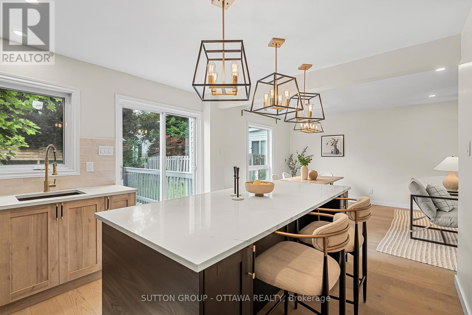 












6651 TOONEY DRIVE

,
Ottawa,




Ontario
K1C6P7

