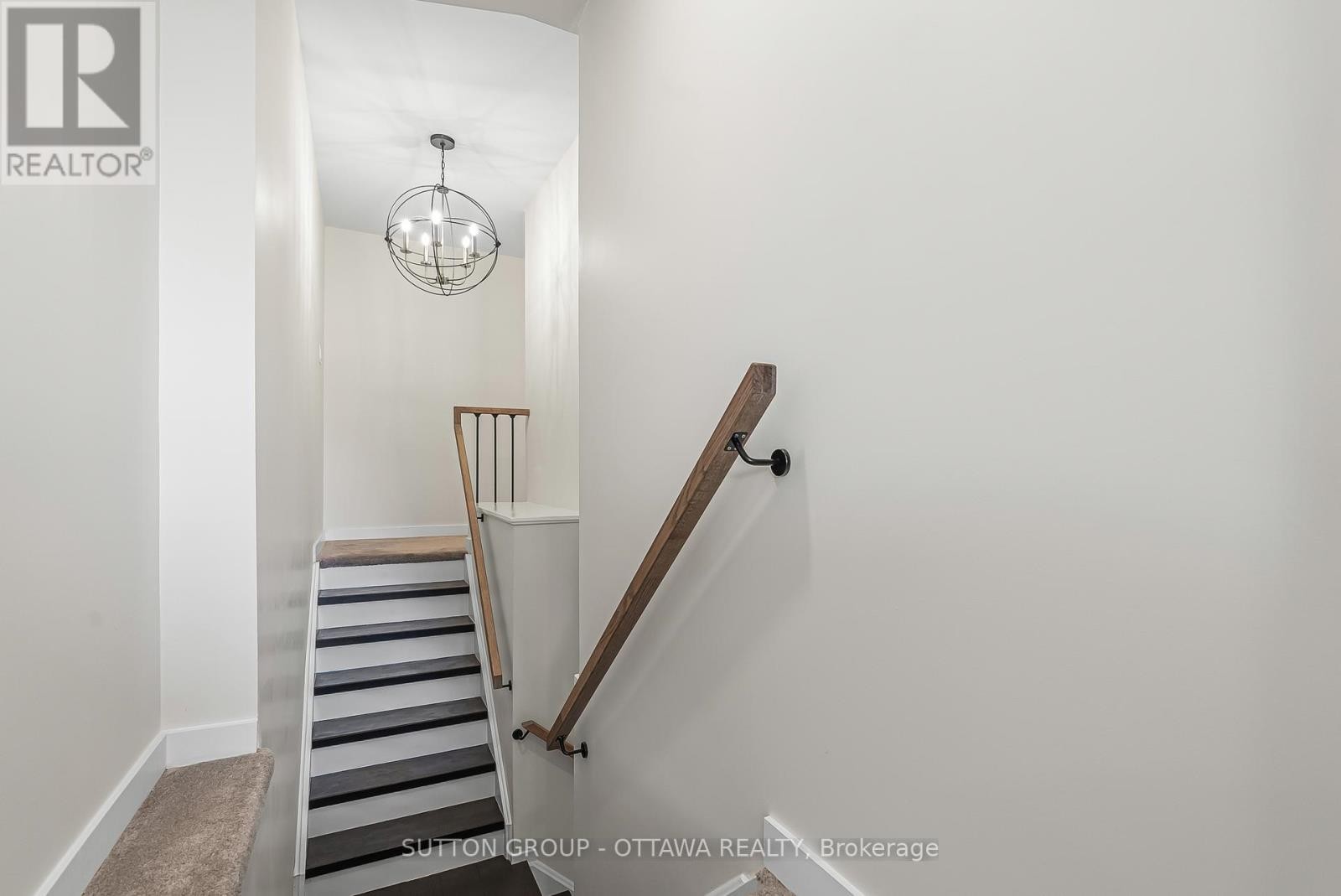 












6651 TOONEY DRIVE

,
Ottawa,




Ontario
K1C6P7

