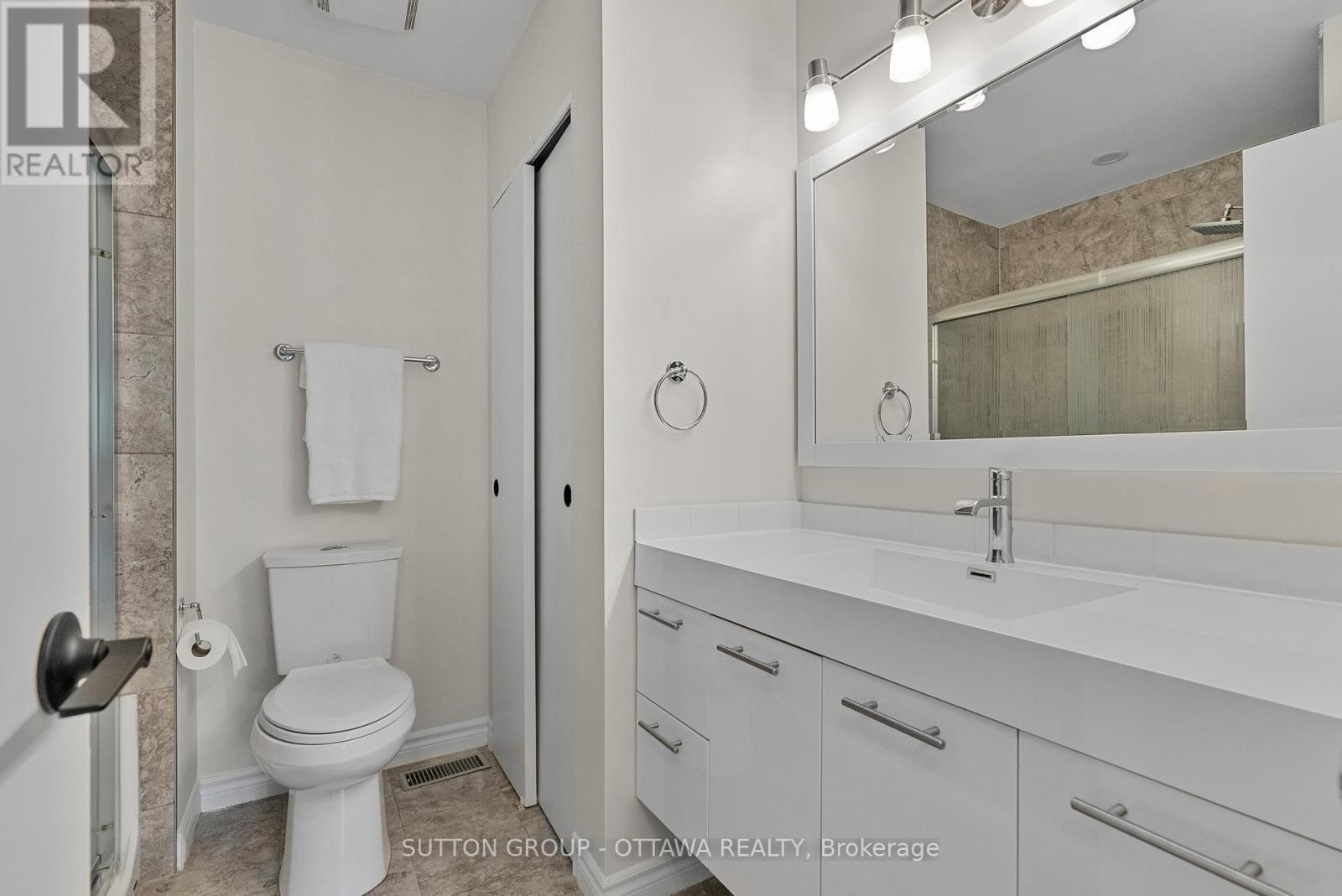 












6651 TOONEY DRIVE

,
Ottawa,




Ontario
K1C6P7


