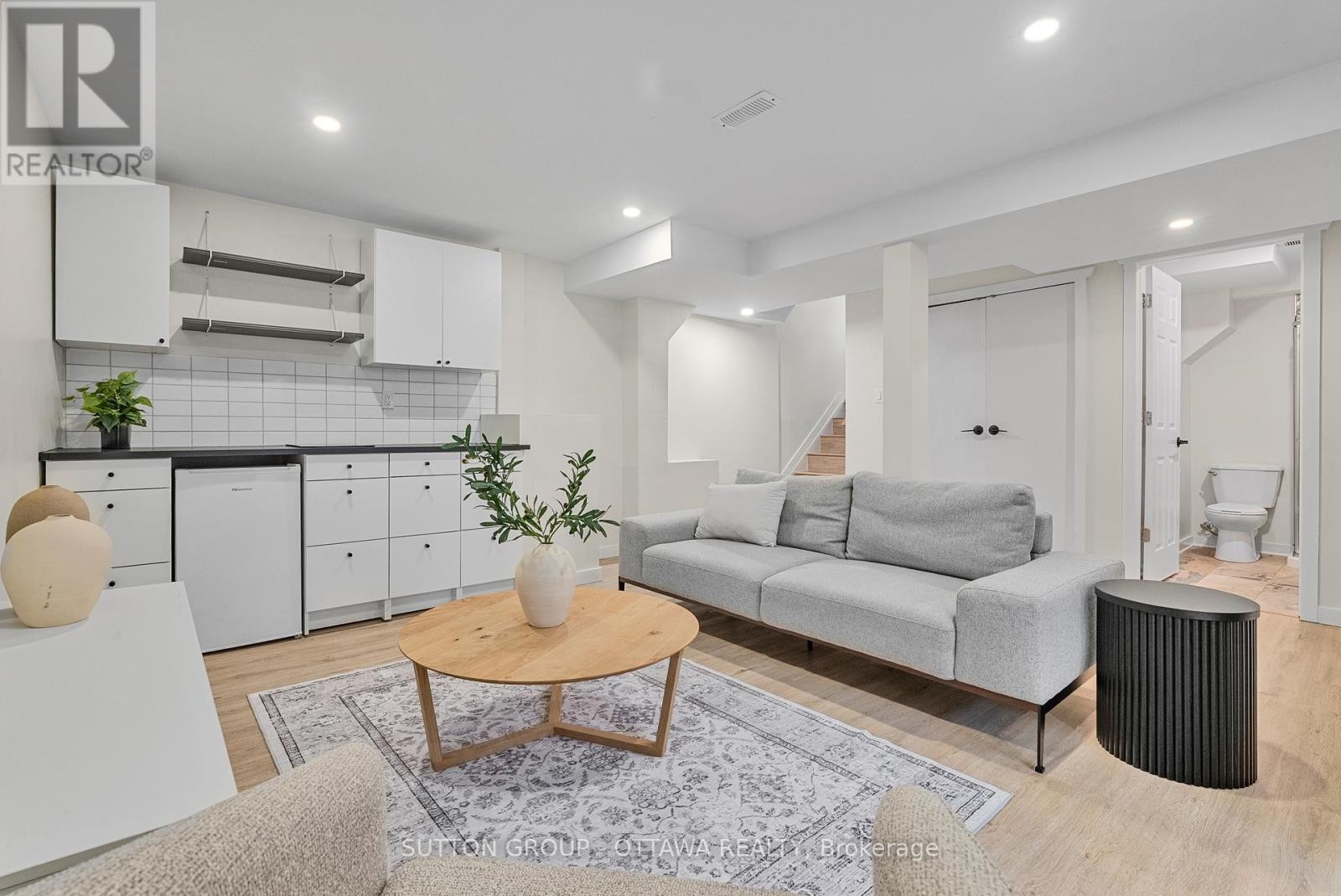












6651 TOONEY DRIVE

,
Ottawa,




Ontario
K1C6P7

